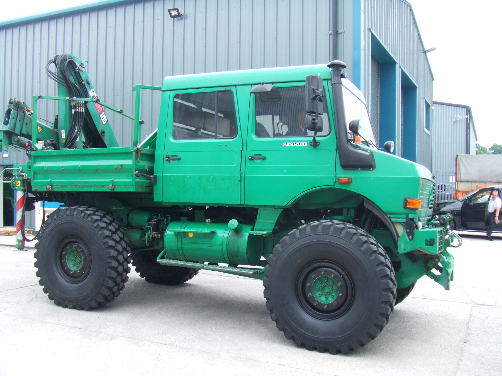 U2150L38 UNIMOG COMPLETE WITH FRONT LOADER ON ITS WAY TO CANADA
