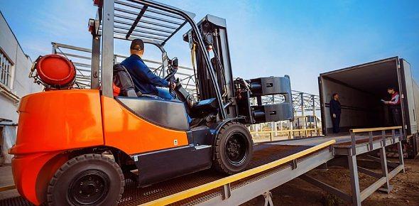 The Advantages of Purchasing a Pre-Owned Forklift