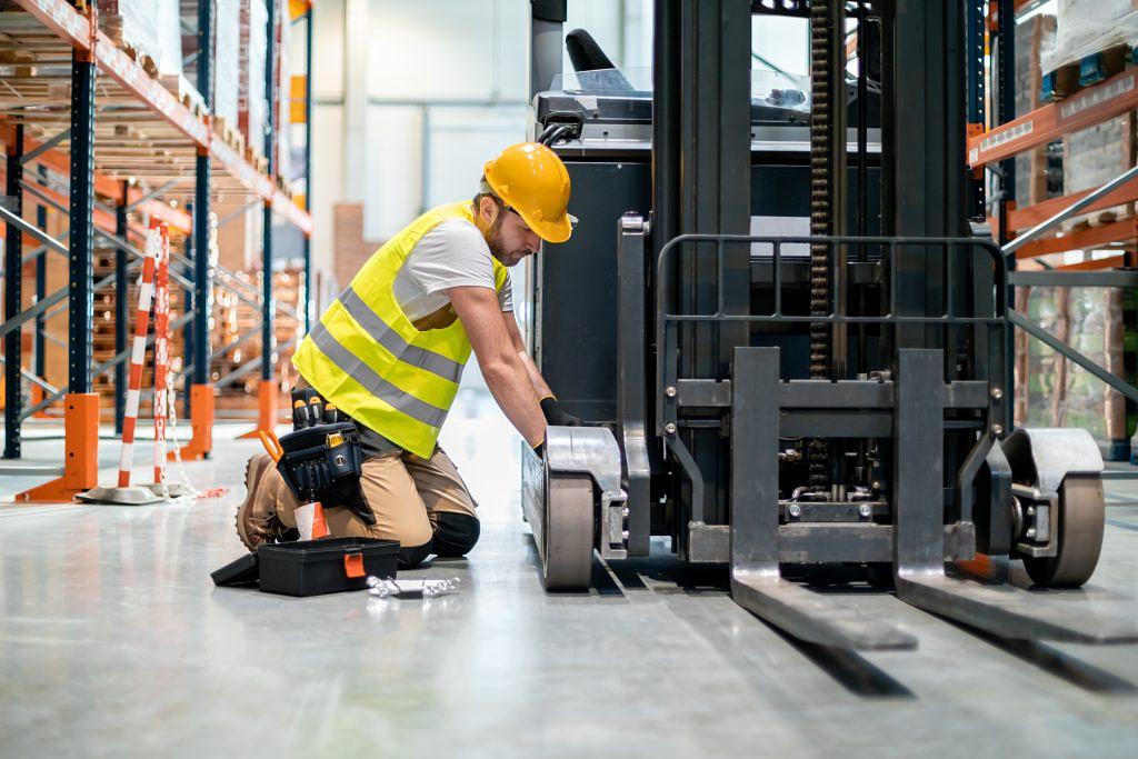 How to Maintain Your Forklift during the Winter