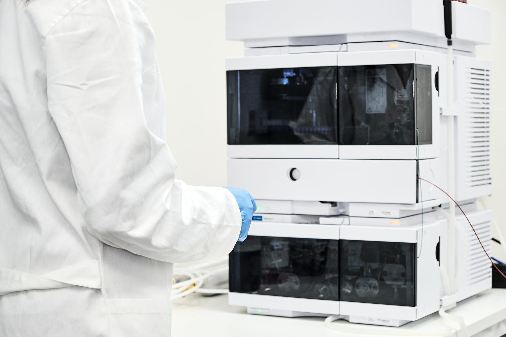 HPLC Degassers: Why They Matter, How They Work & Buying Guide