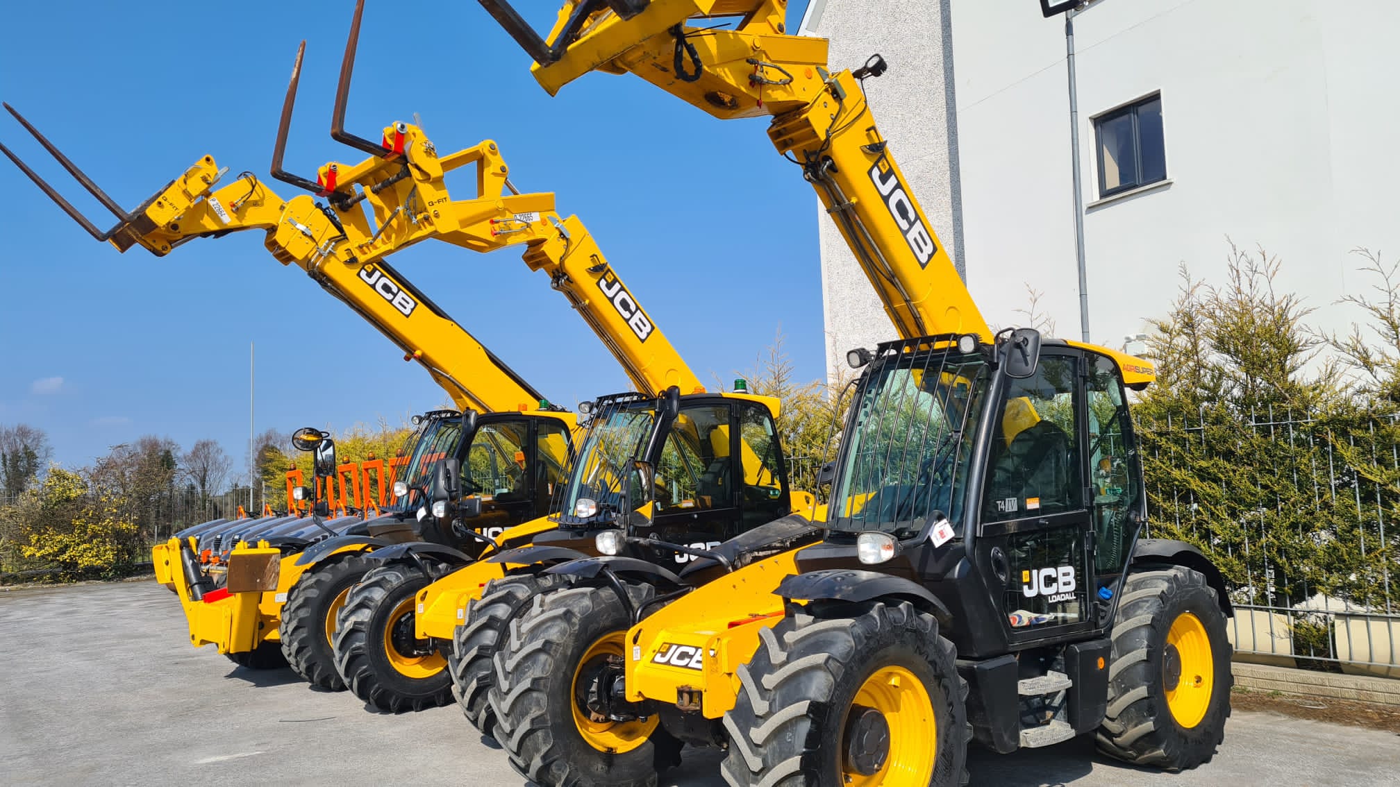 3 X JCB Telehandlers Ready and waiting to be loaded... heading to Germany 