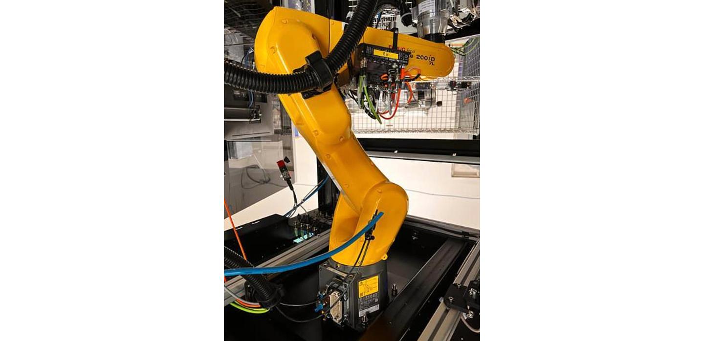 FANUC LR Mate 200iD: Small Robot, Wide Range of Uses