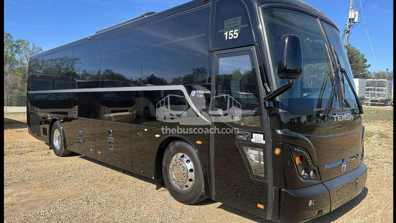 5 Electric Coach Bus Partnership Models for Private Fleets