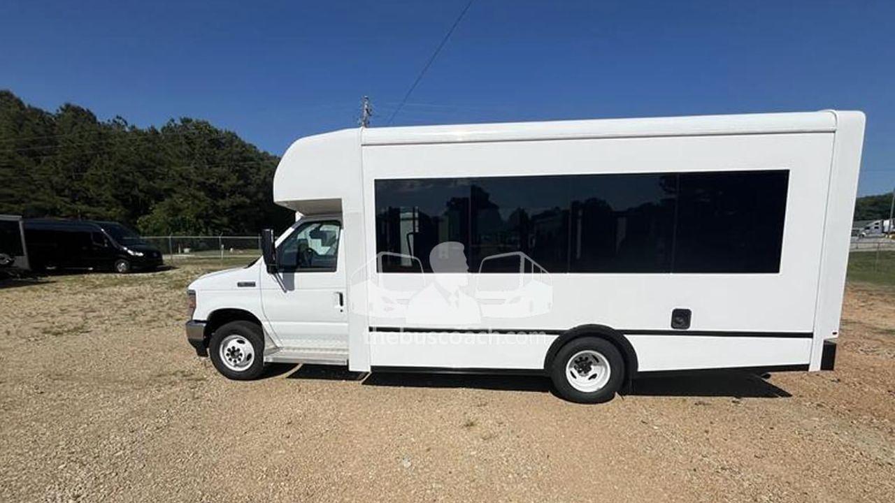 Employee Shuttle Bus ROI: What It Actually Buys Employers