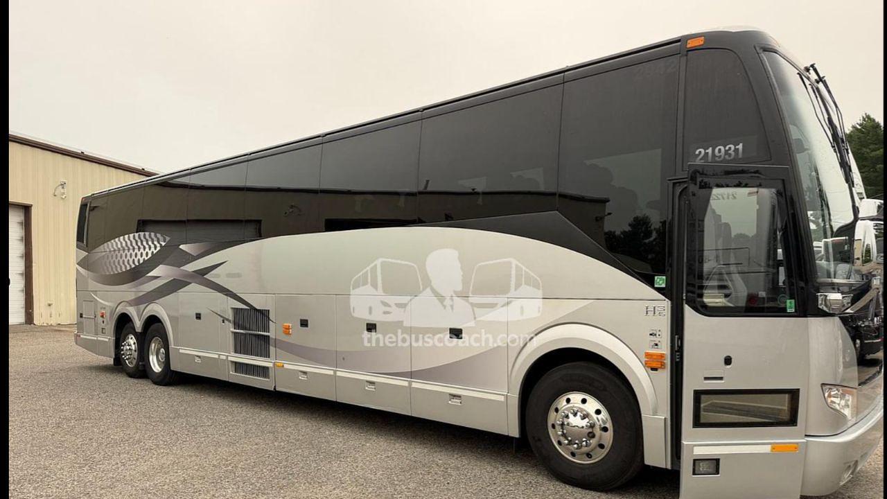 How Many Seats on a Coach Bus? 6 Facts to Know