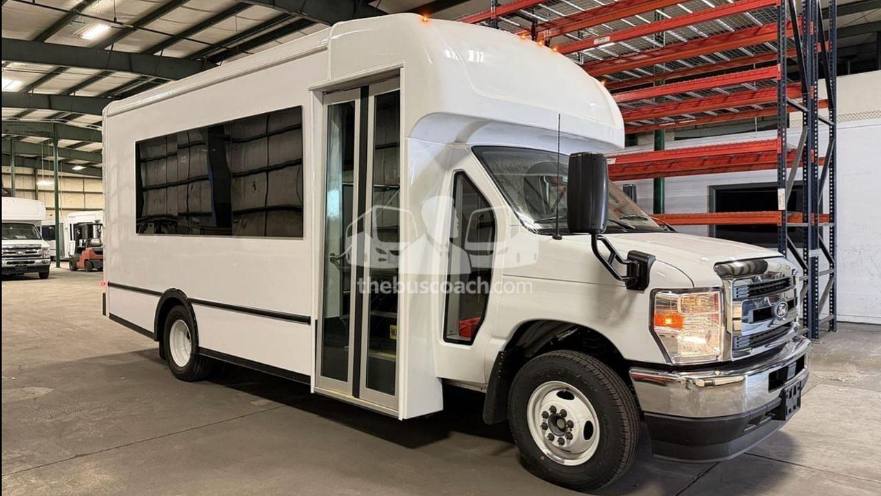 How Non-CDL Shuttle Buses Help Fleet Operators Overcome Driver Shortages