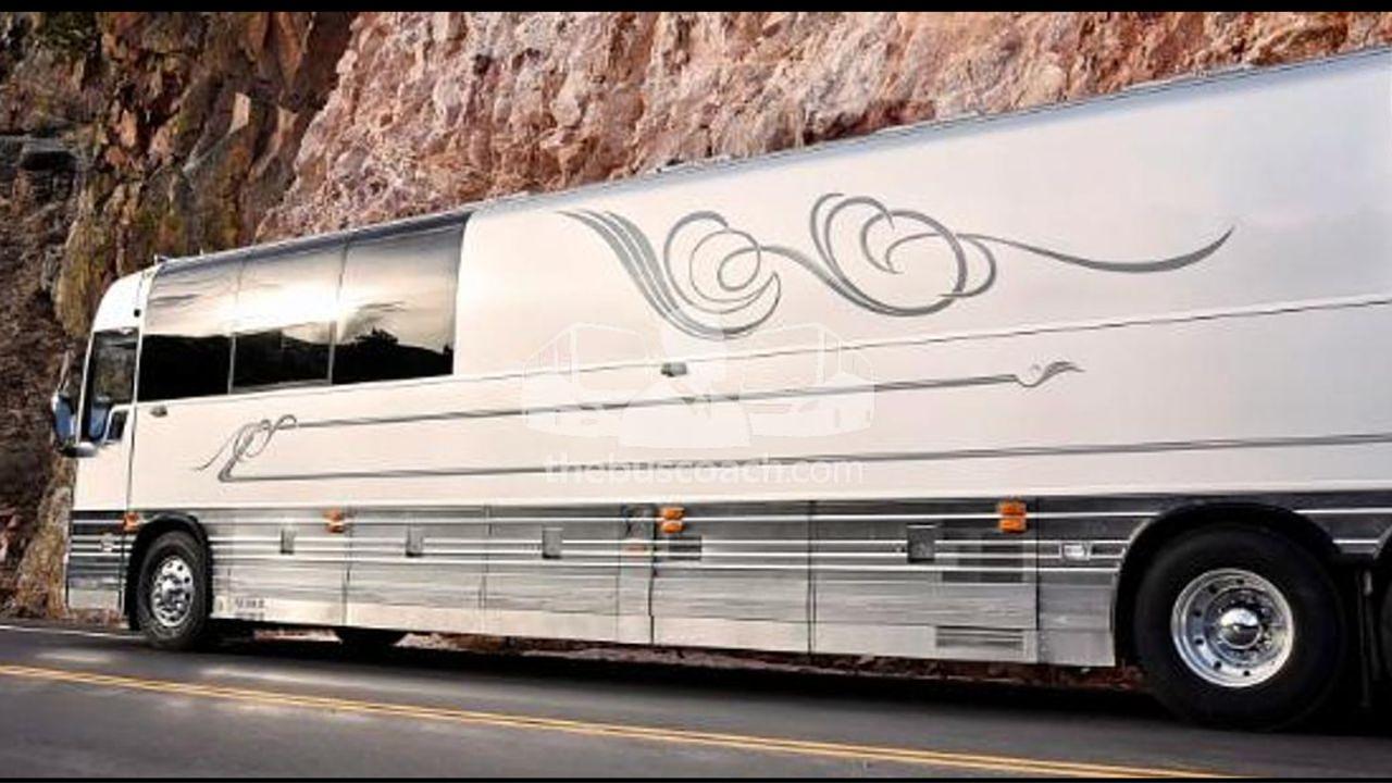 7 Features to Look for in a Prevost Entertainer Coach