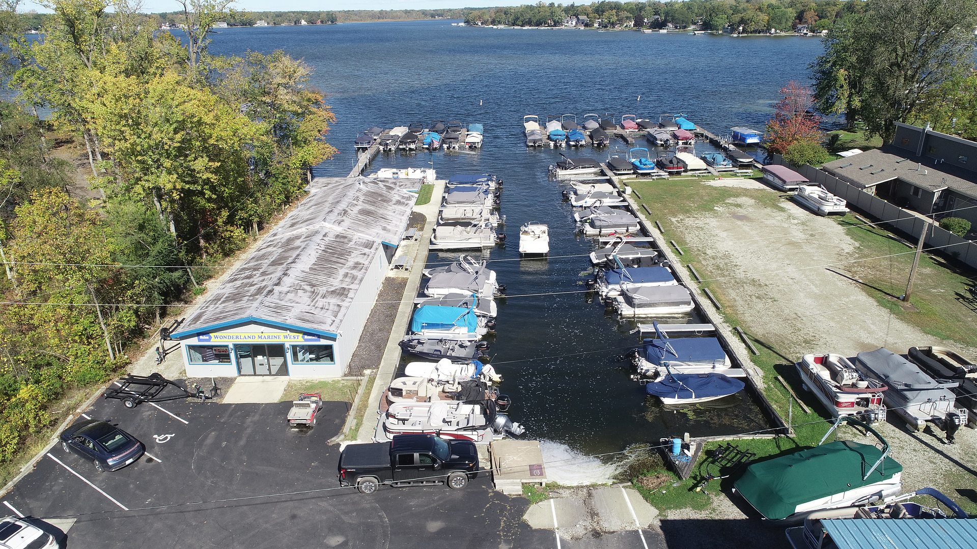 Wonderland Marine West's Pinckney location on the water