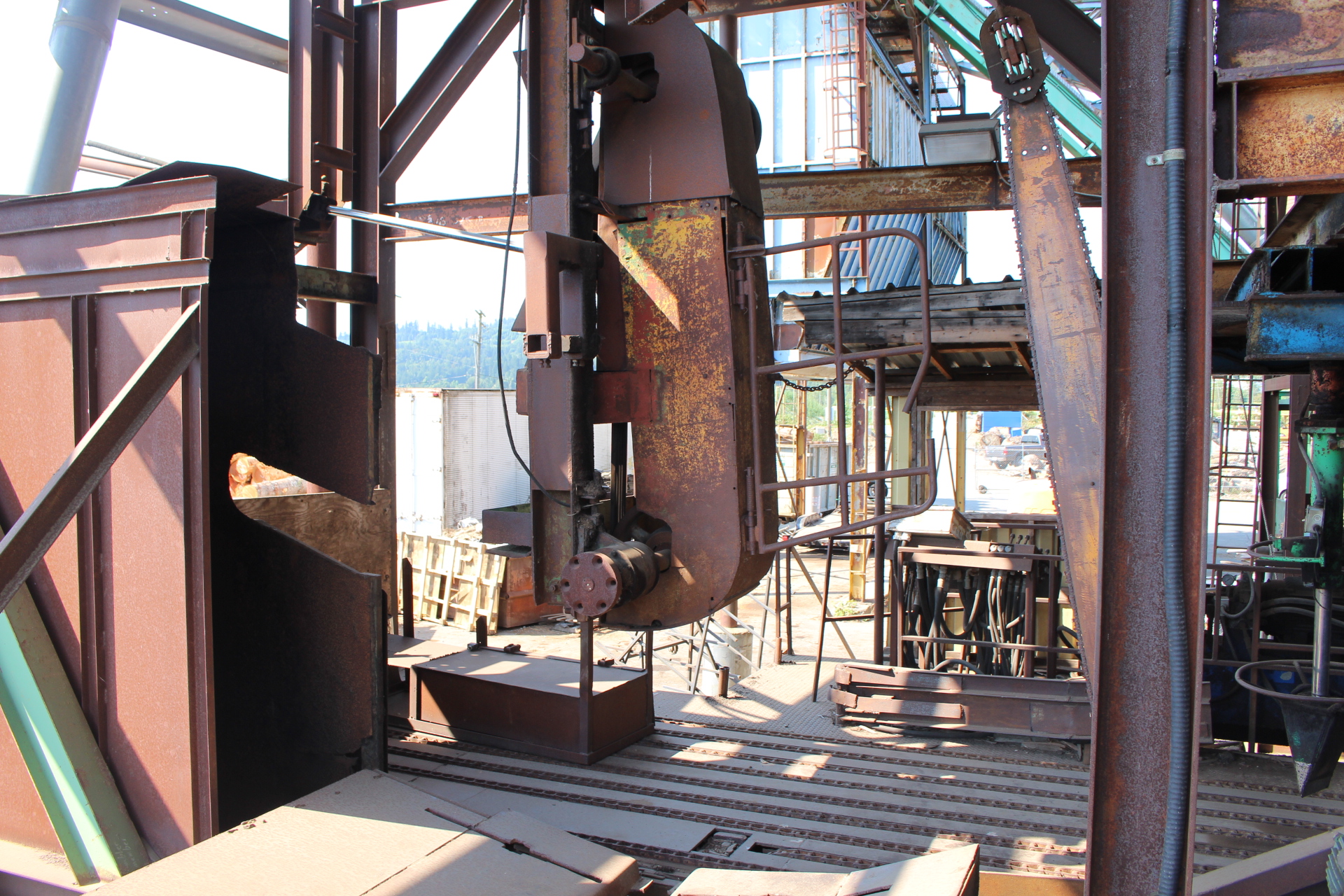 PAST AUCTION- SILVER CREEK PREMIUM PRODUCTS & MISSION SHAKE & SHINGLES 