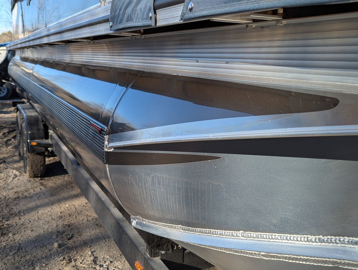 Vantage Pontoon Wrap and Guard