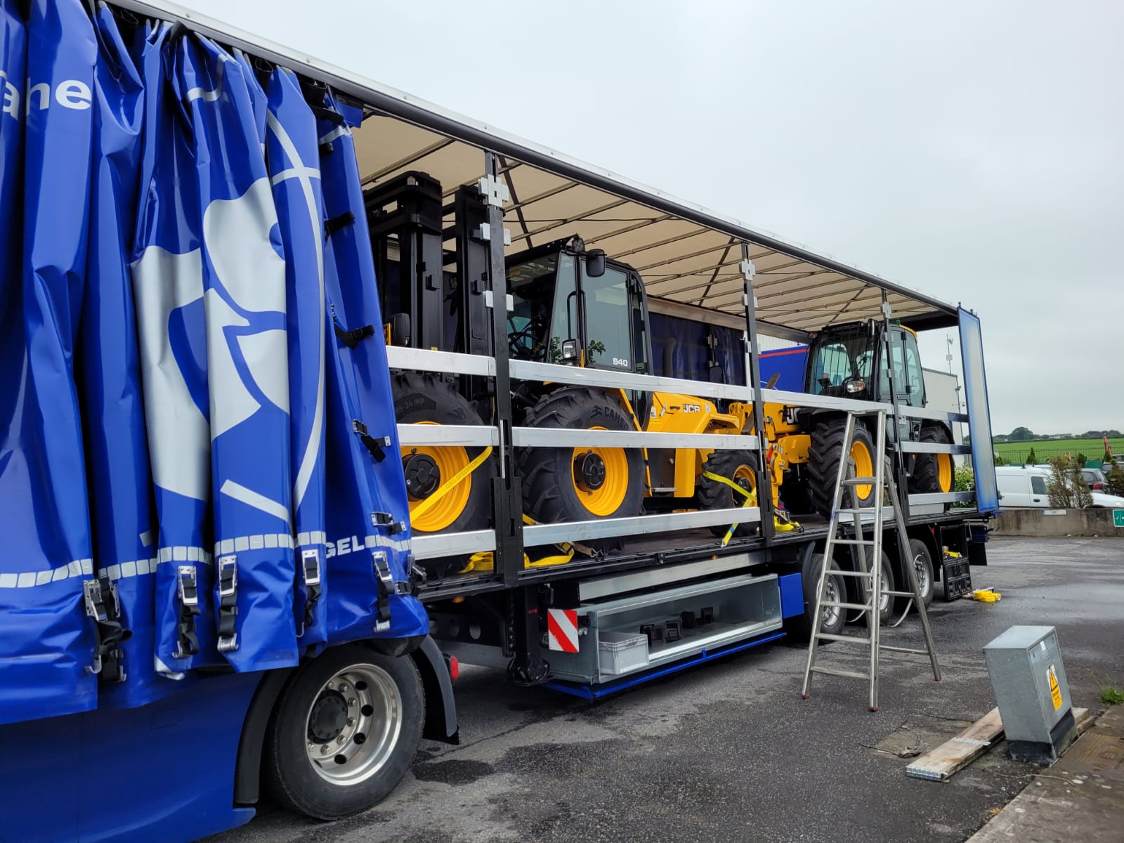 2x JCB 940 Forklifts and a JCB 535.95 SOLD..... on their way to Germany 