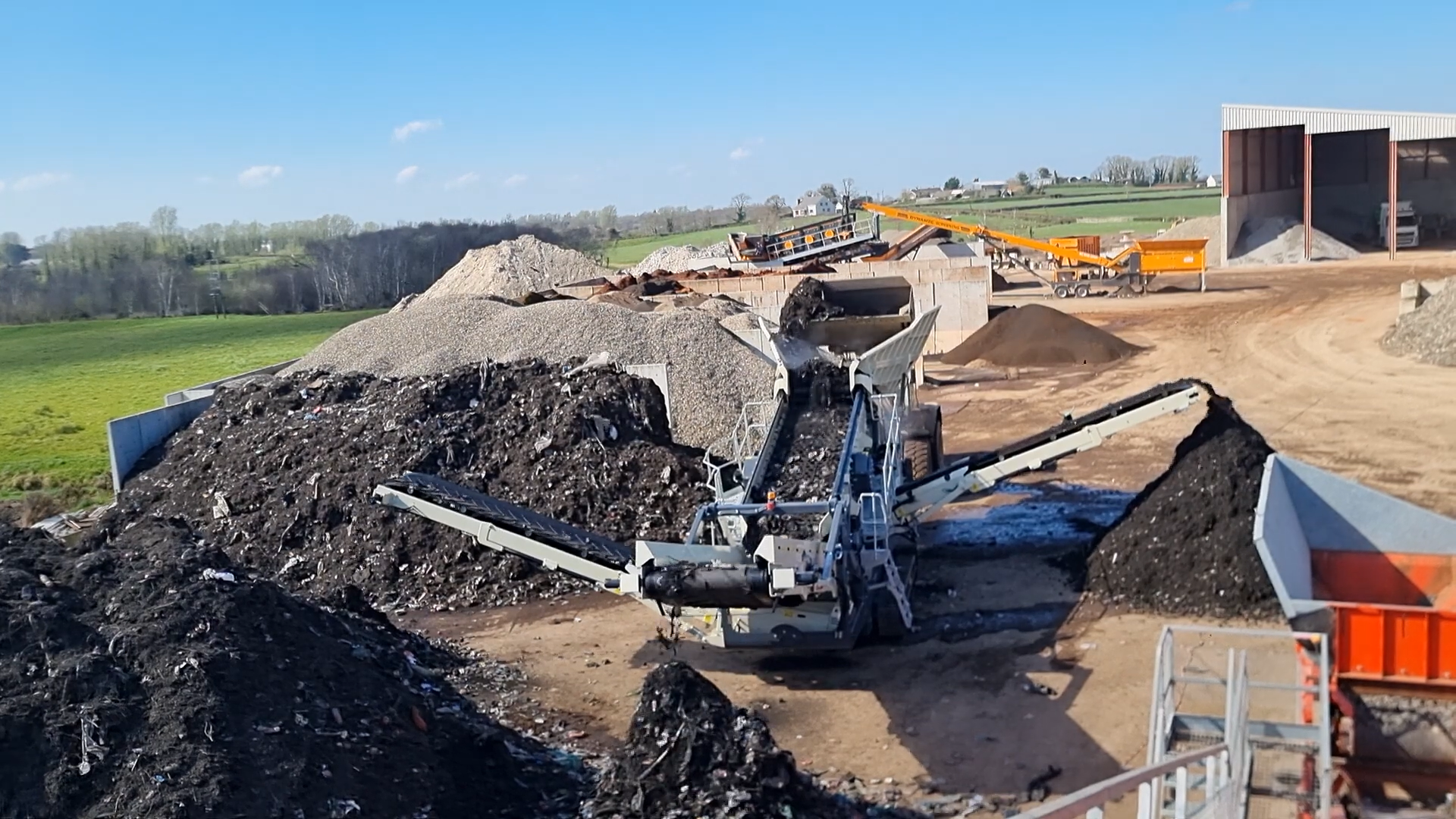 Screening Bucket vs Trommel Screen vs Shaker Screen