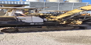 Riproduci video